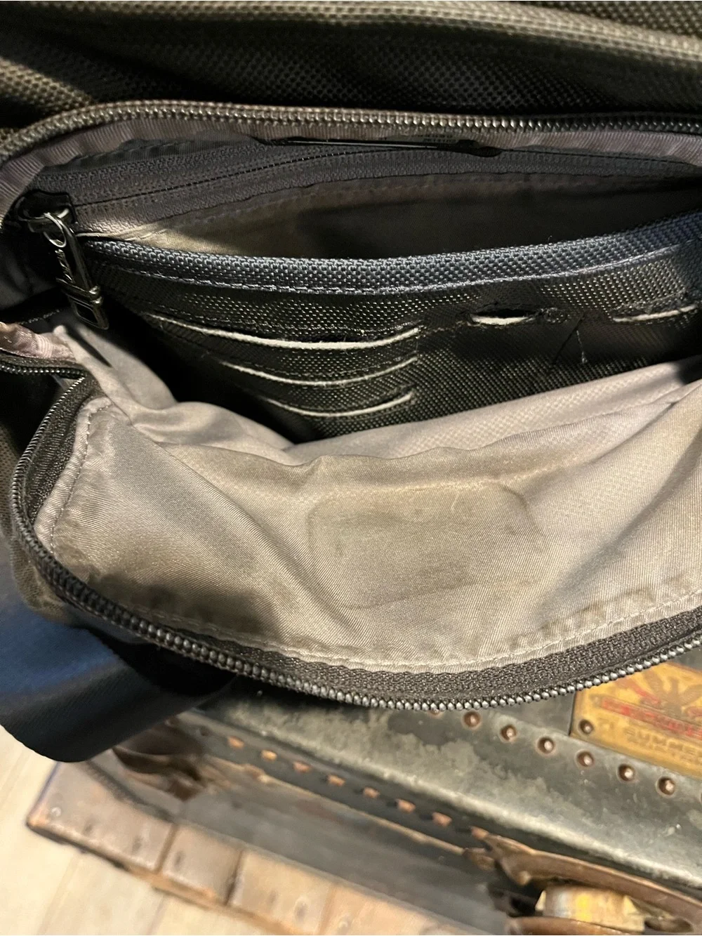 Tumi Alpha 2 expanded soft briefcase crossbody/handle bag